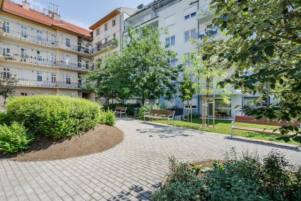Bpr Galactic Empire Home With Balcony Budapest Appartement