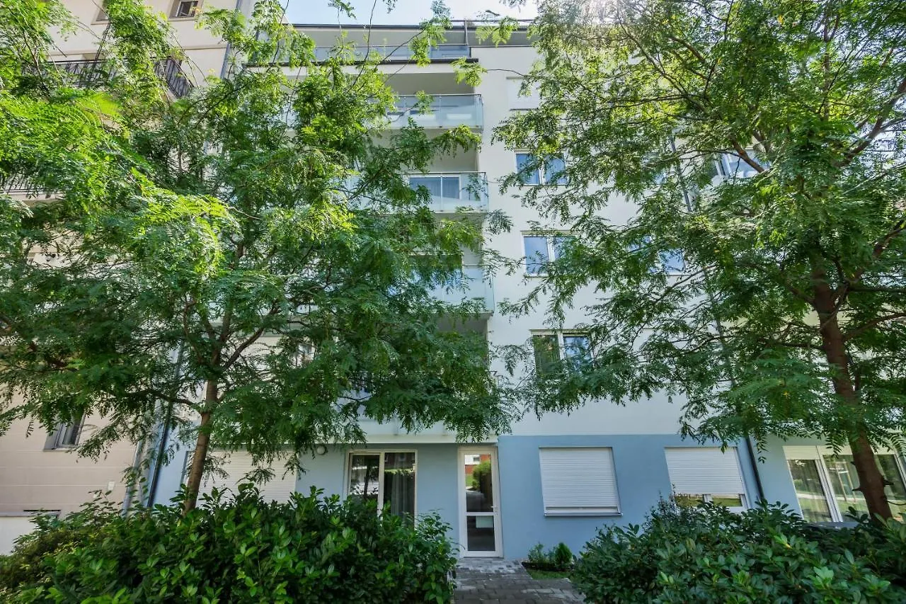 Bpr Galactic Empire Home With Balcony Budapest 0*,